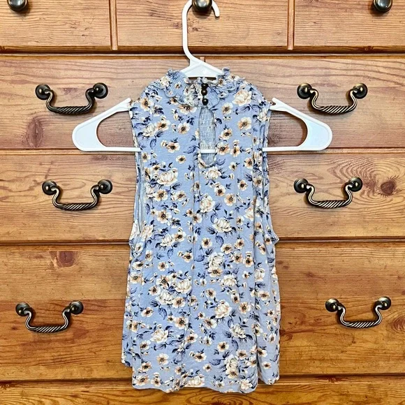 Floral print tank from Francesca’s, Size XS - Picture 3 of 3